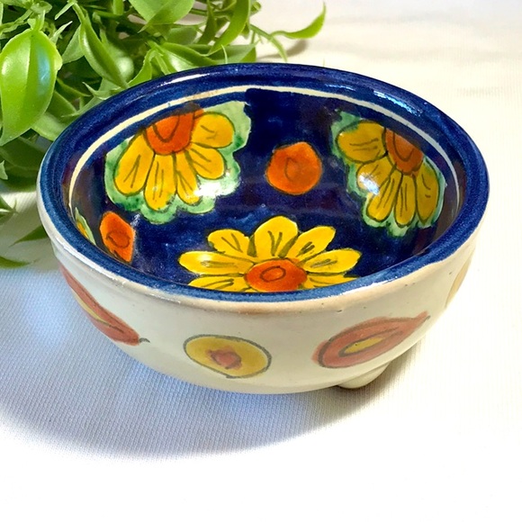 Set of Two Hand Crafted Decorative Pottery Bowls - Picture 2 of 5